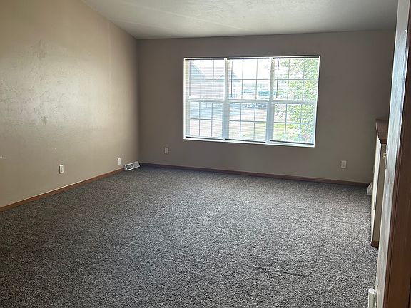 5th image of 934 Hartzheim Dr