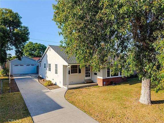 4th image of 2129 W Cerritos Ave