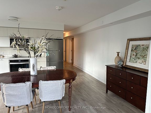 3rd image of 585 Bloor St E #822