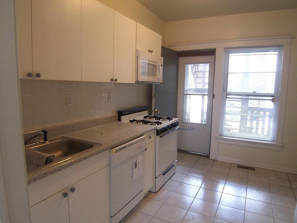 1st image of 4920 N Glenwood Ave APT 1