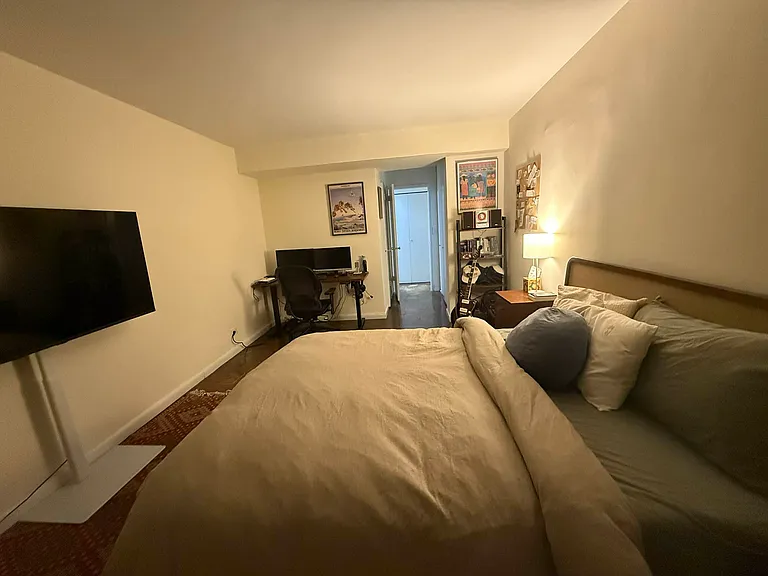 279 E 44th St #9O — Photo 2