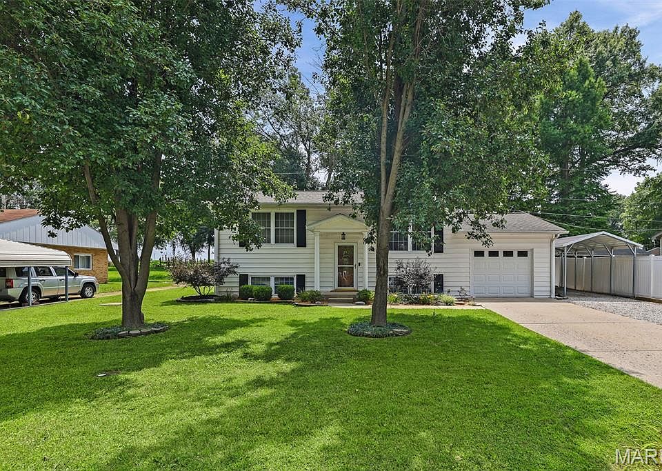 1st image of 26 Fahey Pl