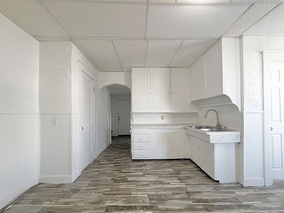 1st image of 115-117 Pierce St #6