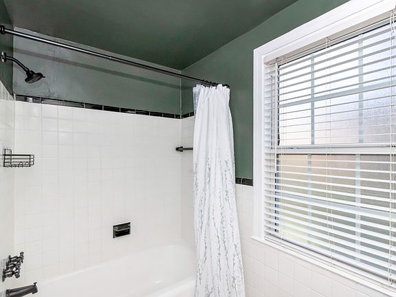 5th image of 214 Upham St Unit 8B