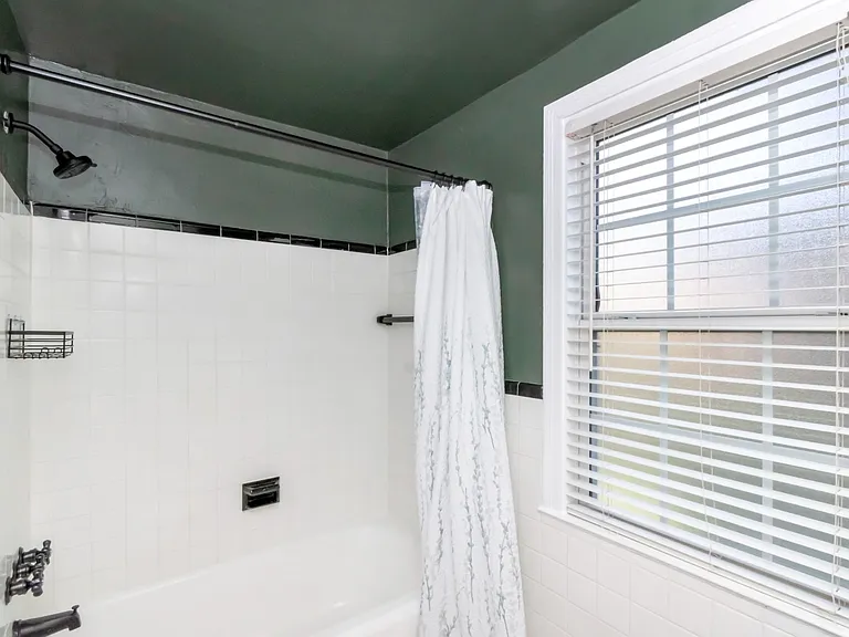 214 Upham St #8B — Photo 5