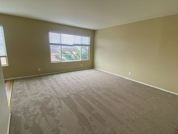 5th image of 245 E Market St APT 226