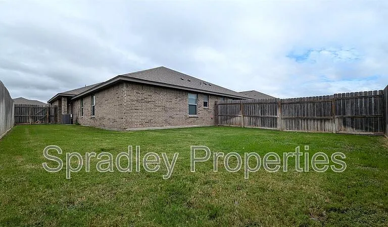 205B Sparrow Cv — Photo 9