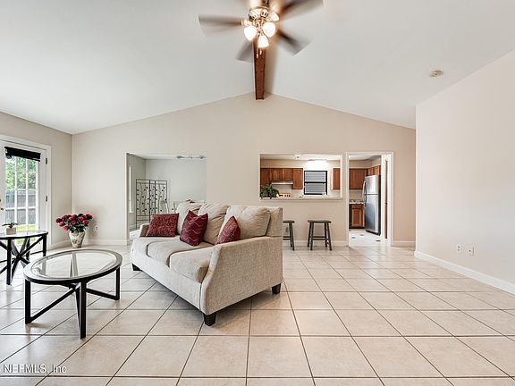 5th image of 2948 SAFESHELTER Drive W