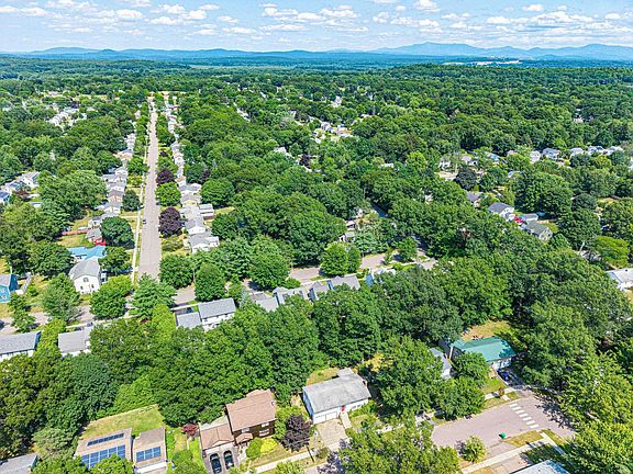 4th image of 88 Pleasant Avenue