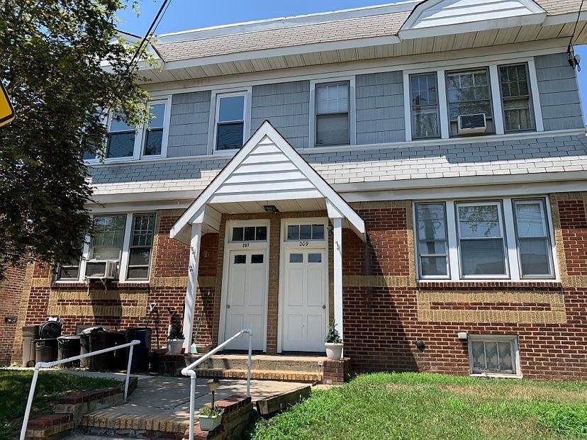 1st image of 207 Prospect Ave #2