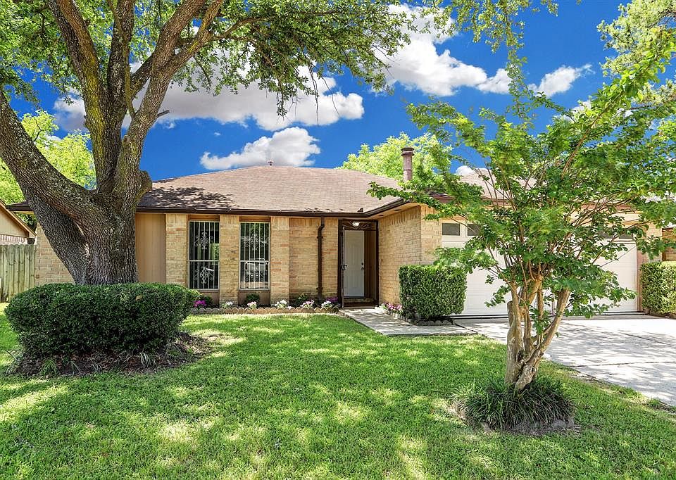 1st image of 14019 Valley Grove Dr