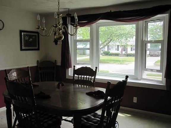 5th image of 122 Westfall Dr