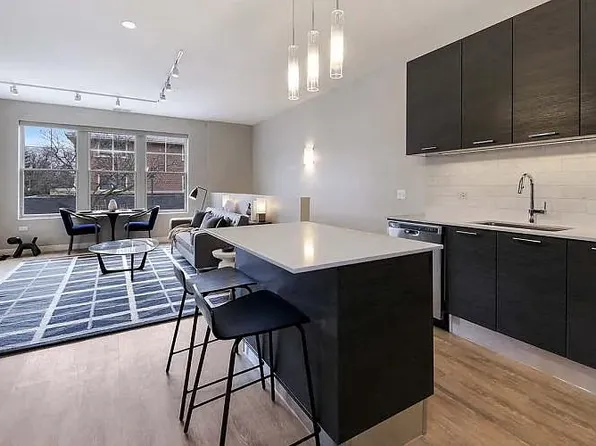 21 Walker Ave, Clarendon Hills, IL 60514