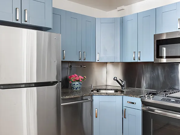 312 East 50th Street image 4 of 11