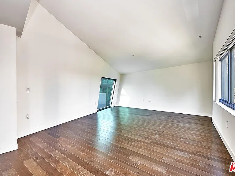901 S Flower St #500 — Photo 23