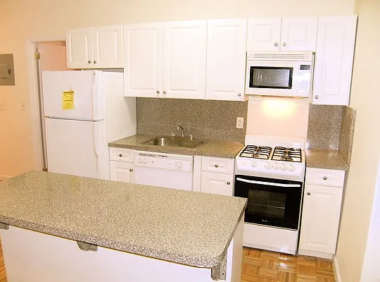 Rented by City Connections Realty | media 29