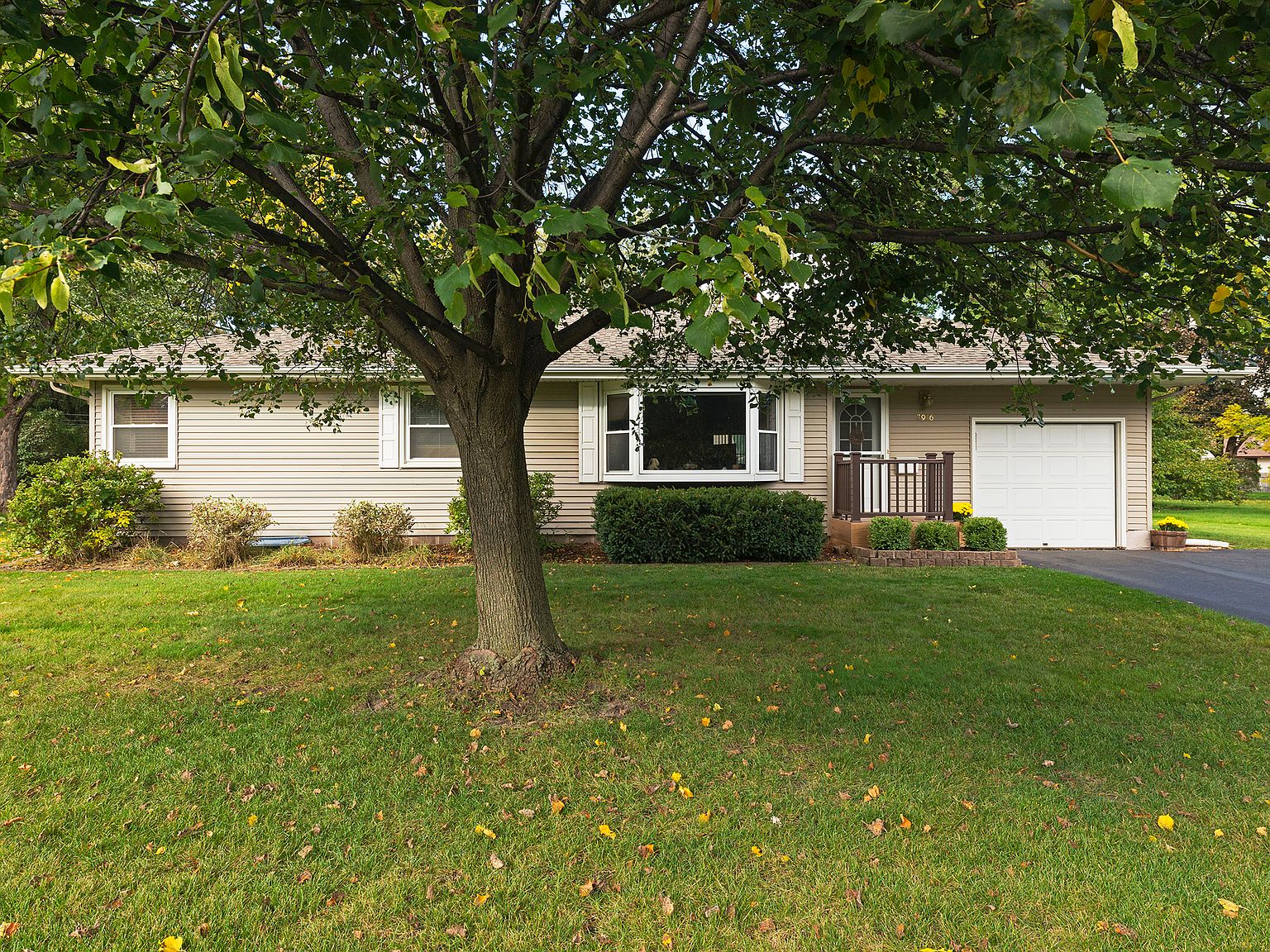 7916 Aster Dr N, Brooklyn Park, MN 55428 | Zillow