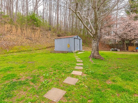 5th image of 1413 Chadwick Dr NW