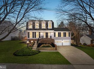 105 Country Rd, Sterling, VA 20165