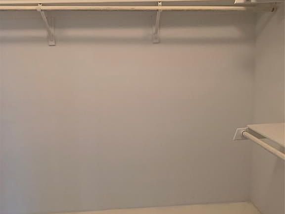 5th image of 4025 Silverwood Dr