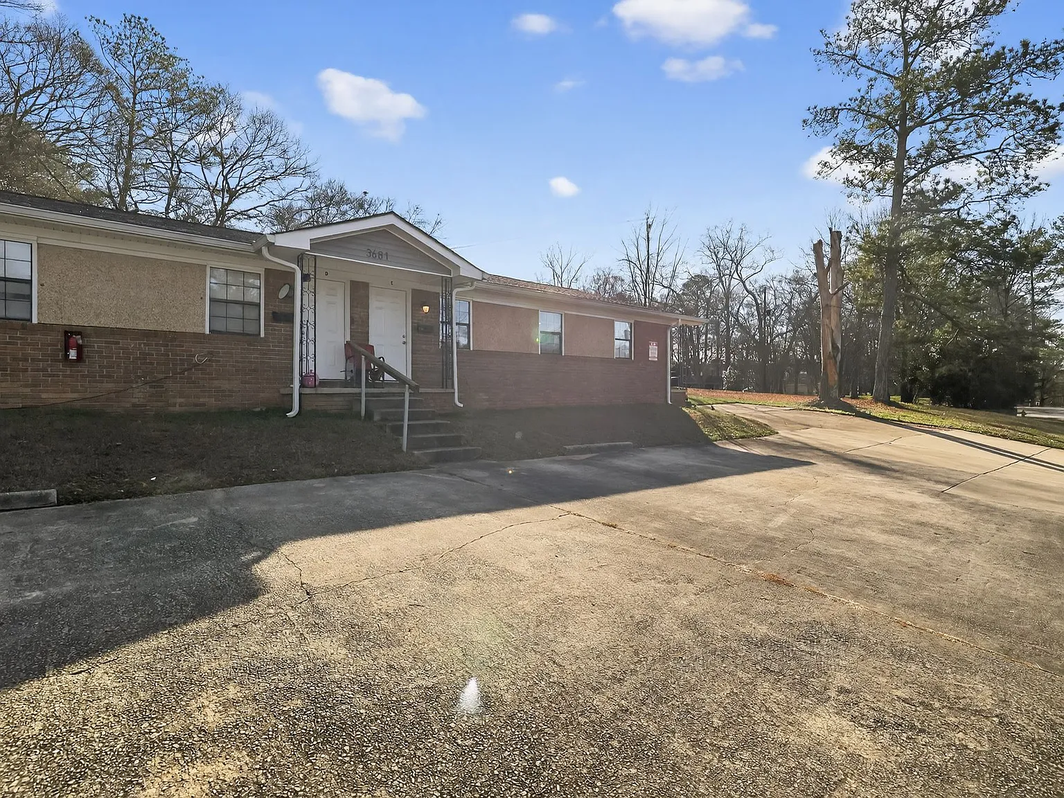 3681 Lynn Dr Unit E — Photo 2