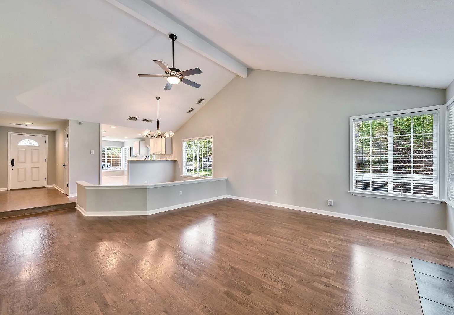 3 bed, 2.0 bath, 2141 sqft, $2,200 — Photo 2