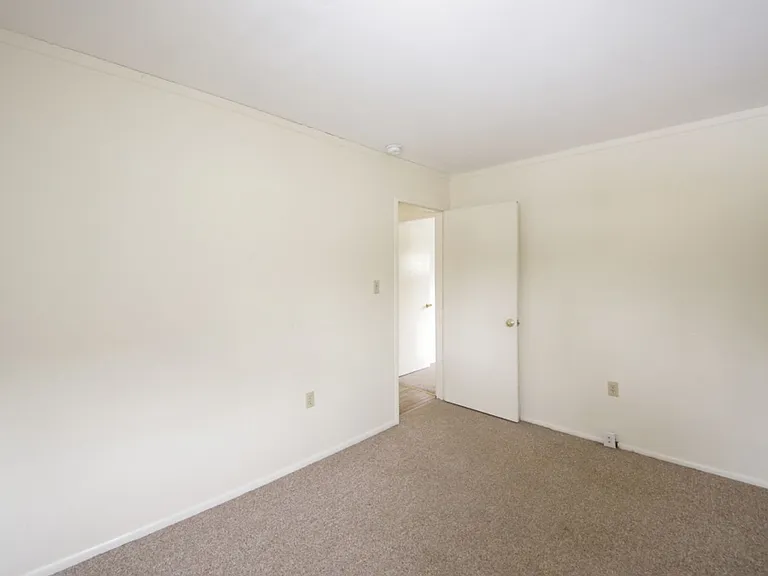 239 Crestmont Ave — Photo 17