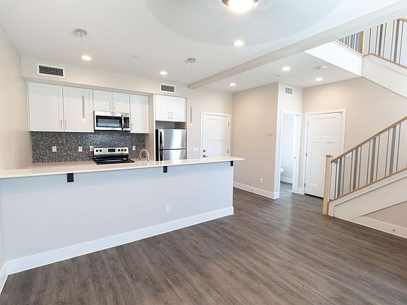 4th image of 3838 E Earll Dr #2