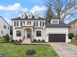 6613 31st St N, Arlington, VA 22213