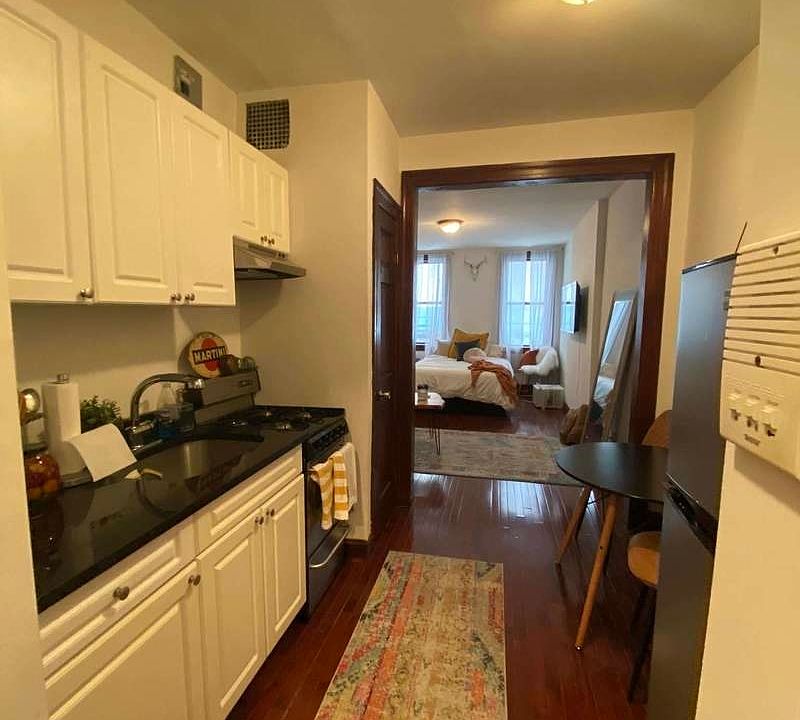 2nd image of 215 W 18th St APT 2F