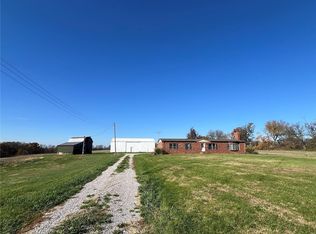 7083 Saint Leos Rd, Evansville, IL 62242