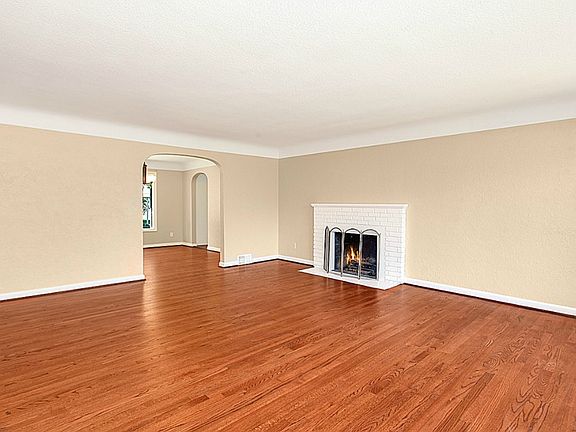 3rd image of 6204 East Dr