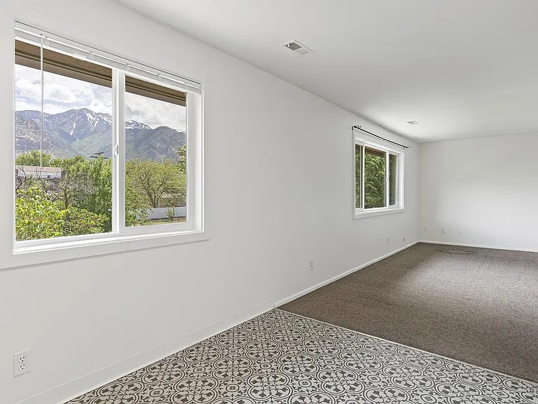 Dining Area with Mtn View