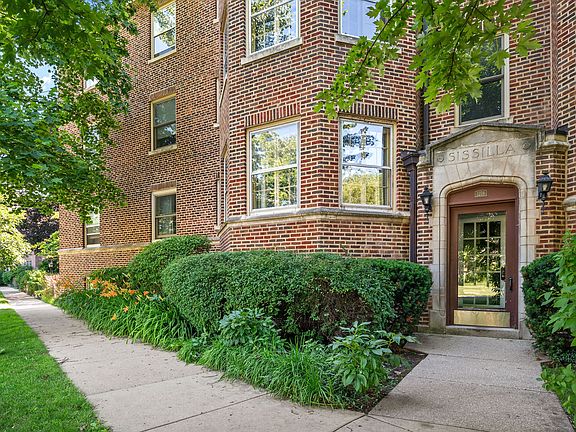 3rd image of 1218 Central St APT 3S
