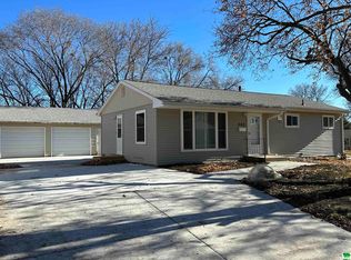 503 Prentis Ave, Vermillion, SD 57069