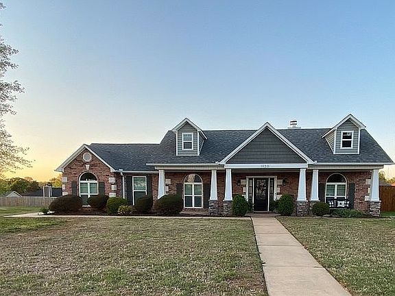 2nd image of 1120 Sandstone Dr
