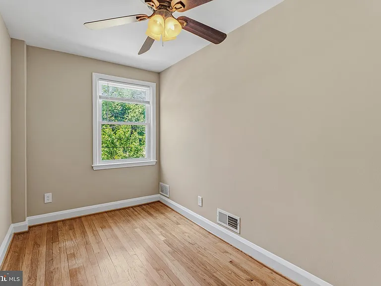 586 Lucia Ave — Photo 21