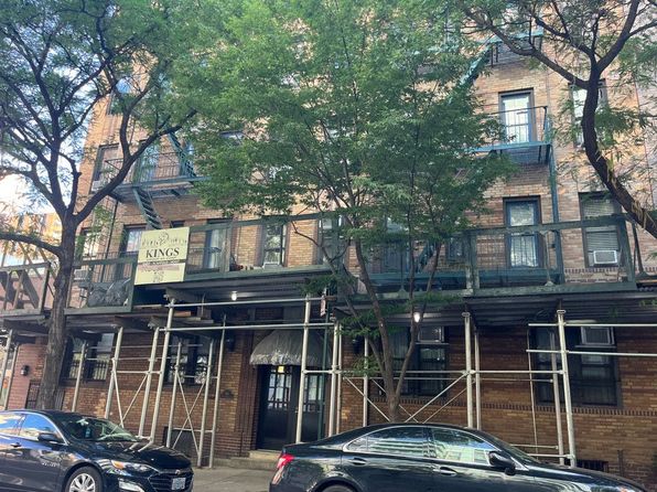 461 W 44th St APT 6B