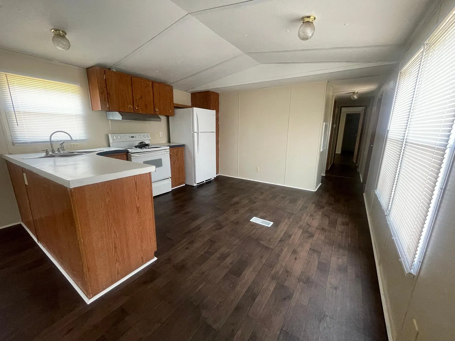 3 bed, $995 — Photo 3