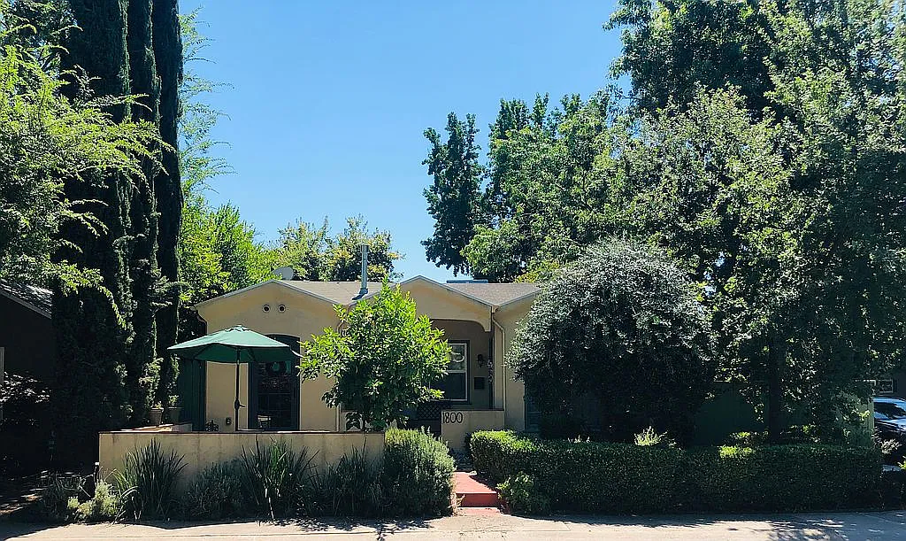 1800 Larkin Way photo 1