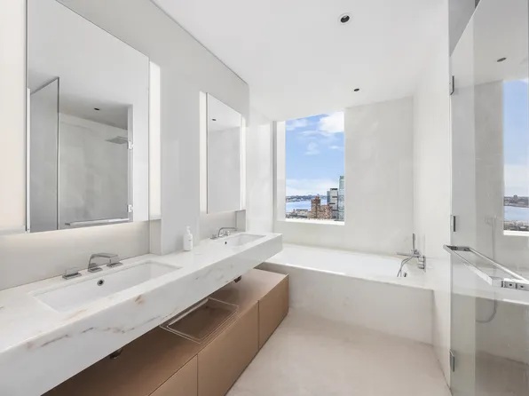 15 Hudson Yards image 7 of 21