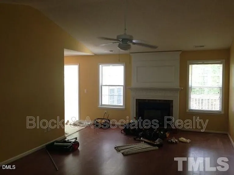 210 Brierridge Dr — Photo 2
