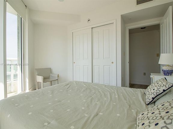 5th image of 401 SW 4th Ave APT 1003