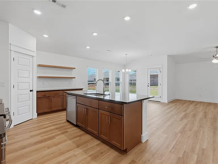 5089 Vista Ave — Photo 5