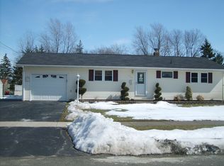 334 Brampton Rd, Youngstown, NY 14174