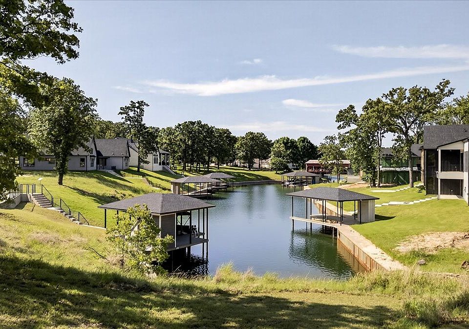 1st image of 112 Pinnacle Club Dr
