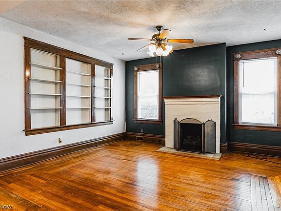 4th image of 803 Leonard Ave