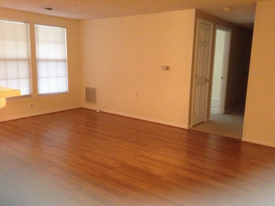 1st image of 10207 Wolfe Manor Ct Unit 902