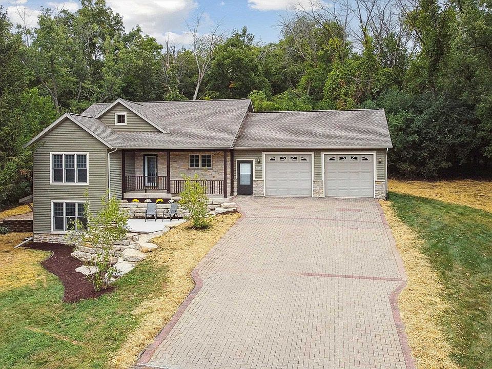1st image of W9418 Lake Dr