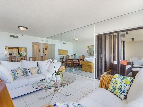 4th image of 2555 Collins Ave APT 503